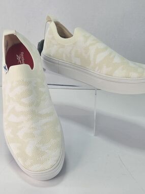 Reebok Onlux Women's Slip-On Knit Sneaker Walking Shoe in Cream/White Size 10